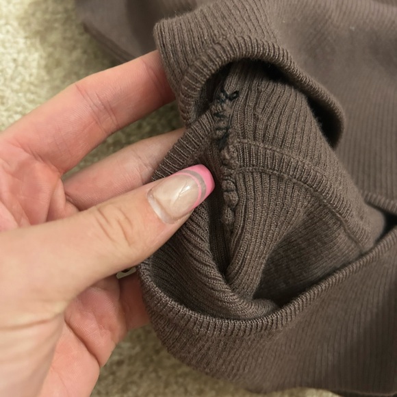 Aritzia cut out knit top!! *FLAWED - Picture 4 of 6